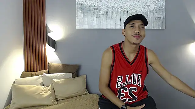 Snapshot of Julian_Dark_ chatting on February 2026 05:15:01 AM Julian Dark online show from February 2026 05:15:01 AM