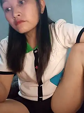 yumyum112 online show from February 2026 02:02:01 PM