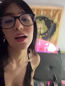 Snapshot of HinaSweet chatting on February 2026 12:20:01 AM HinaSweet online show from February 2026 12:20:01 AM