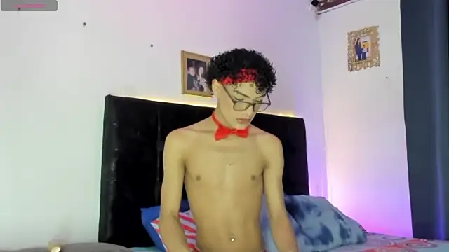 HotboyLyan online show from May 2026 10:11:02 AM