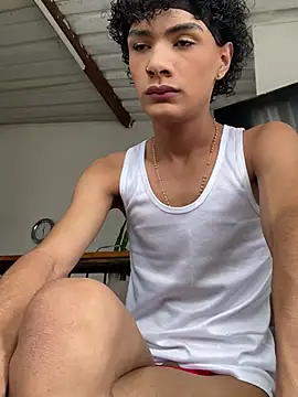 HotboyLyan online show from May 2026 05:32:02 PM