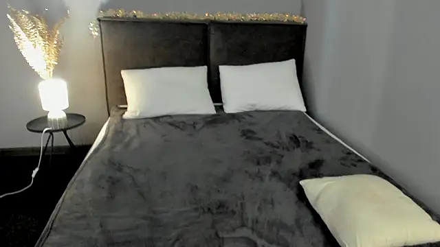 Snapshot of SkinyJoys chatting on February 2026 06:22:01 AM SkinyJoys online show from February 2026 06:22:01 AM