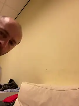 Majestik1 online show from April 2026 09:37:01 AM