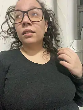 Snapshot of bellakay19 chatting on January 2026 02:15:01 AM bellakay19 online show from January 2026 02:15:01 AM