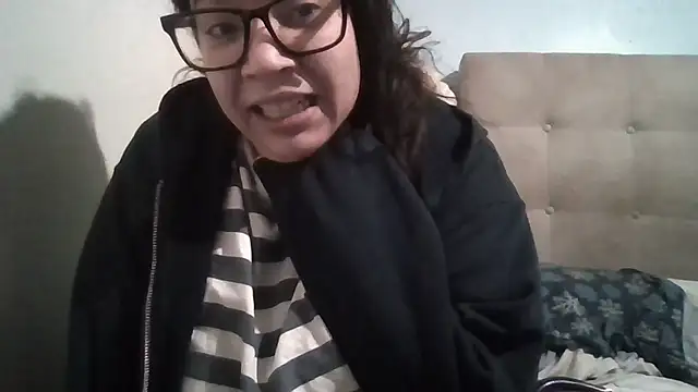 Snapshot of bellakay19 chatting on February 2026 06:44:02 PM bellakay19 online show from February 2026 06:44:02 PM