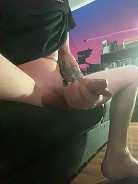 Snapshot of Beastbab3 chatting on February 2026 11:31:02 PM Beastbab3 online show from February 2026 11:31:02 PM