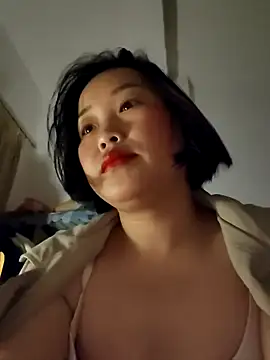 Snapshot of __BingBing__ chatting on February 2026 08:17:02 PM BingBing online show from February 2026 08:17:02 PM