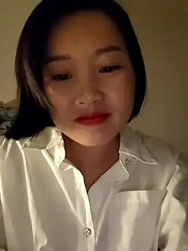 Snapshot of __BingBing__ chatting on February 2026 09:13:02 PM BingBing online show from February 2026 09:13:02 PM