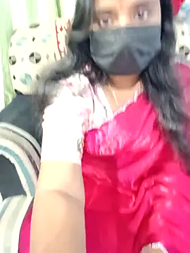 Snapshot of Tinarosy13 chatting on February 2026 03:52:02 PM Tinarosy13 online show from February 2026 03:52:02 PM