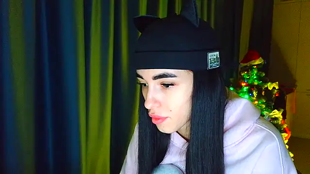 Snapshot of Vlada_Elfie chatting on January 2026 06:02:02 PM Vlada Elfie online show from January 2026 06:02:02 PM