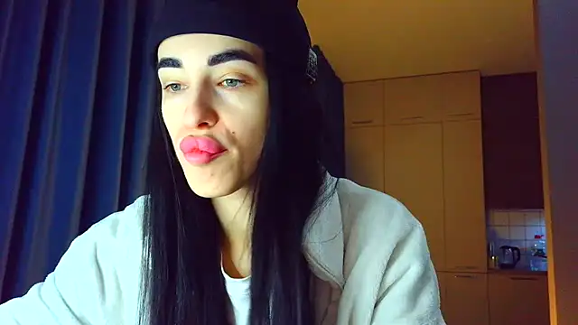 Snapshot of Vlada_Elfie chatting on January 2026 03:38:01 PM Vlada Elfie online show from January 2026 03:38:01 PM