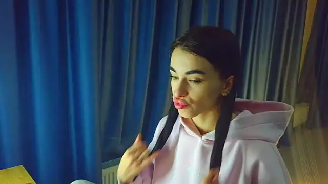 Snapshot of Vlada_Elfie chatting on February 2026 08:36:01 PM Vlada Elfie online show from February 2026 08:36:01 PM