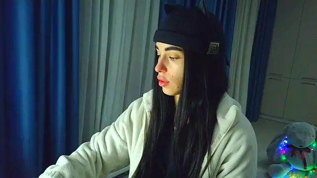 Snapshot of Vlada_Elfie chatting on February 2026 04:08:01 PM Vlada Elfie online show from February 2026 04:08:01 PM