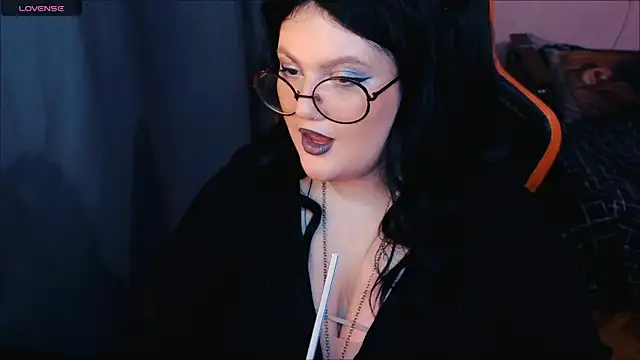 PixelMiss online show from August 2026 09:31:02 PM