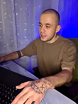 Snapshot of TvoY_bOy1 chatting on February 2026 04:18:01 PM TvoY bOy1 online show from February 2026 04:18:01 PM