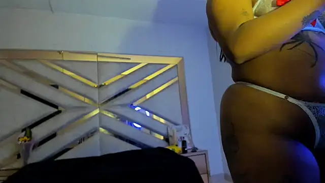 Snapshot of LunaFever69 chatting on February 2026 03:03:01 AM LunaFever69 online show from February 2026 03:03:01 AM