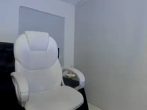 Snapshot of LunaFever69 chatting on February 2026 03:58:02 AM LunaFever69 online show from February 2026 03:58:02 AM