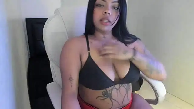 Snapshot of LunaFever69 chatting on February 2026 06:26:01 AM LunaFever69 online show from February 2026 06:26:01 AM