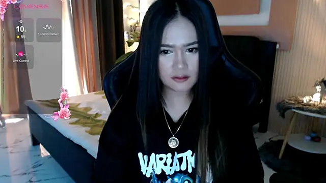 Snapshot of simplykhate chatting on February 2026 01:43:02 AM simplykhate online show from February 2026 01:43:02 AM