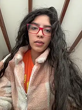 Snapshot of dani_bela chatting on February 2026 03:17:02 PM dani bela online show from February 2026 03:17:02 PM