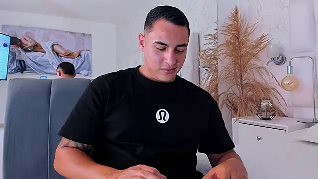 Snapshot of MassimoCo_ chatting on February 2026 10:59:01 PM MassimoCo online show from February 2026 10:59:01 PM