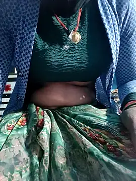 Snapshot of Queen_chayna chatting on January 2026 12:08:02 PM Queen chayna online show from January 2026 12:08:02 PM