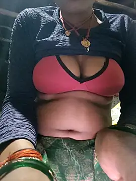 Snapshot of Queen_chayna chatting on February 2026 02:38:01 PM Queen chayna online show from February 2026 02:38:01 PM