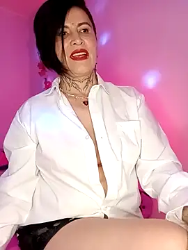 Casandramillf online show from April 2026 07:19:01 PM