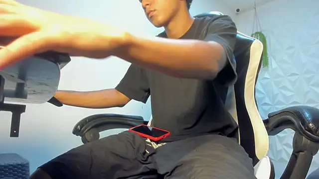 Snapshot of Alluringangel23 chatting on January 2026 01:21:02 AM Alluringangel23 online show from January 2026 01:21:02 AM