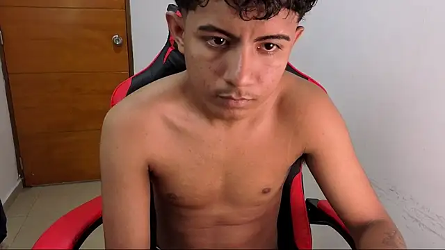 Snapshot of Alluringangel23 chatting on March 2026 02:40:02 AM Alluringangel23 online show from March 2026 02:40:02 AM