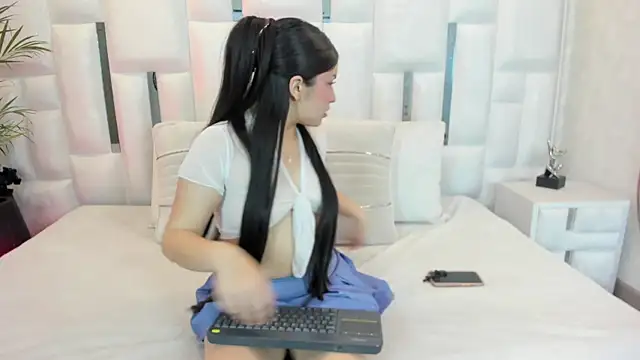 Snapshot of im_miadoll chatting on January 2026 08:24:02 PM im miadoll online show from January 2026 08:24:02 PM