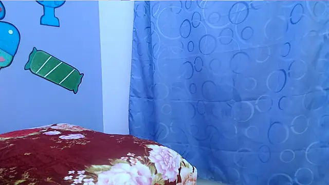 Snapshot of skinnysexzara18 chatting on January 2026 01:40:01 AM skinnysexzara18 online show from January 2026 01:40:01 AM