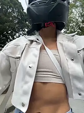 TaylorrHill online show from February 2026 06:31:01 PM