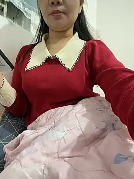 Snapshot of Avelyn-n chatting on February 2026 12:42:02 AM Avelyn-n online show from February 2026 12:42:02 AM