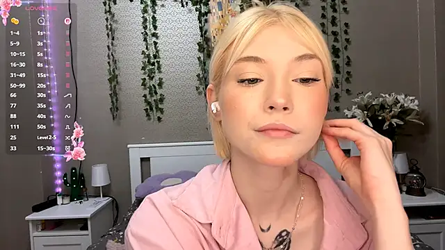 Snapshot of LlsabethHaze chatting on February 2026 02:13:02 PM LlsabethHaze online show from February 2026 02:13:02 PM