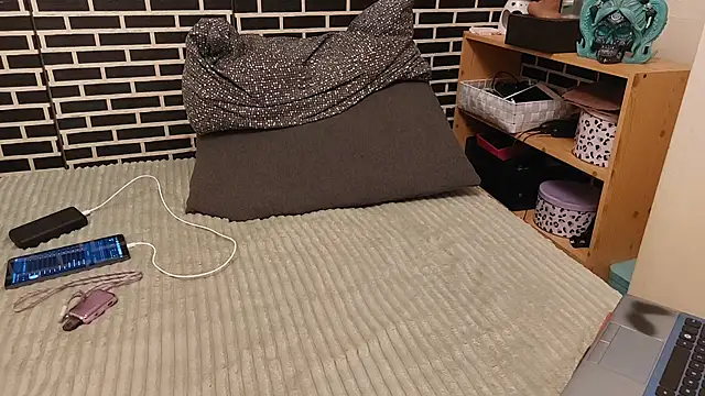 Spatgirl online show from March 2026 02:04:02 AM