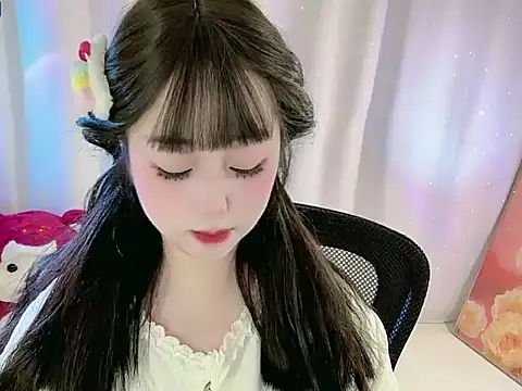 Snapshot of CLaire-5 chatting on February 2026 12:15:01 PM CLaire-5 online show from February 2026 12:15:01 PM