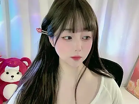 Snapshot of CLaire-5 chatting on February 2026 09:05:01 AM CLaire-5 online show from February 2026 09:05:01 AM