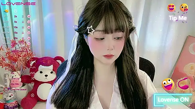 Snapshot of CLaire-5 chatting on February 2026 11:39:01 AM CLaire-5 online show from February 2026 11:39:01 AM