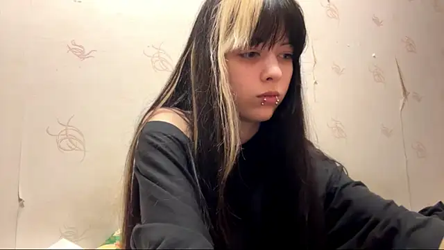 Snapshot of VeraDaisy chatting on February 2026 06:24:02 PM VeraDaisy online show from February 2026 06:24:02 PM