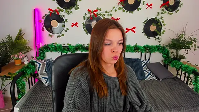 Snapshot of ScarletMarney chatting on January 2026 04:33:02 PM ScarletMarney online show from January 2026 04:33:02 PM