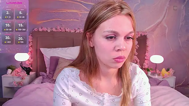 Snapshot of ScarletMarney chatting on February 2026 05:22:02 AM ScarletMarney online show from February 2026 05:22:02 AM