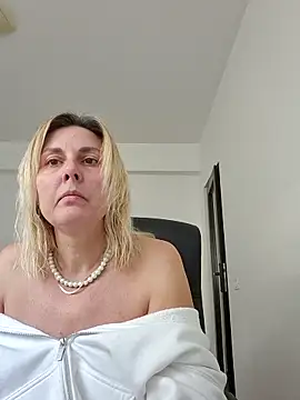 Amelia9798 online show from March 2026 05:22:01 AM