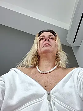Amelia9798 online show from May 2026 09:14:01 AM