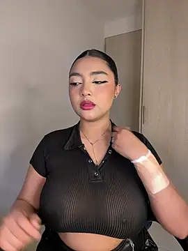 Snapshot of SASHASTRADA_ chatting on February 2026 01:06:02 AM SASHASTRADA online show from February 2026 01:06:02 AM