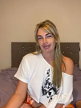 Snapshot of Scarlett_the_girlnextdoor chatting on May 2026 08:17:01 PM Scarlett the girlnextdoor online show from May 2026 08:17:01 PM