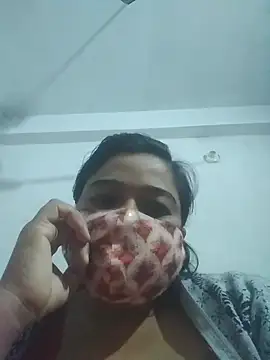 Snapshot of momo_loves chatting on January 2026 03:17:01 PM momo loves online show from January 2026 03:17:01 PM