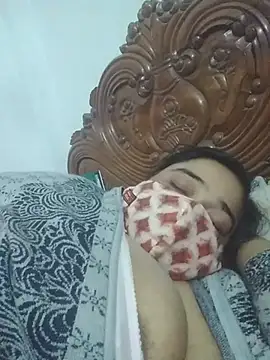 Snapshot of momo_loves chatting on January 2026 03:27:01 PM momo loves online show from January 2026 03:27:01 PM