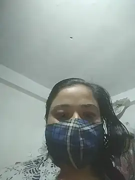 Snapshot of momo_loves chatting on February 2026 03:31:01 PM momo loves online show from February 2026 03:31:01 PM