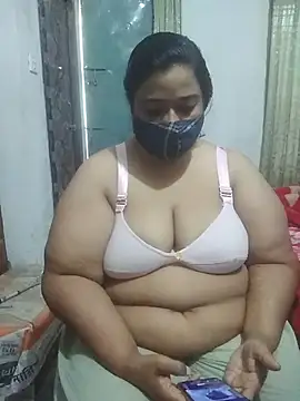 Snapshot of momo_loves chatting on February 2026 10:16:02 AM momo loves online show from February 2026 10:16:02 AM